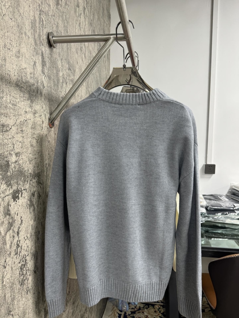 Pra*a sweater